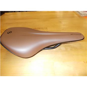 SIODŁO SYNCROS BELCARRA REGULAR 2.0 BROWN 2023-129891