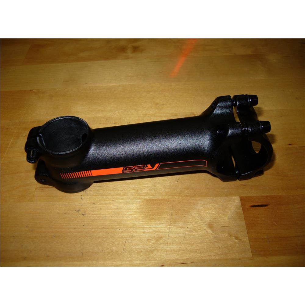 WSPORNIK KIEROWNICY SYNCROS R2.5 110MM/31.8 BLK/RE-109071