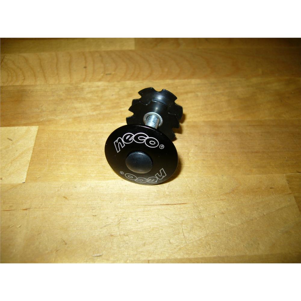 KOREK NECO DO STERÓW 1 1/8" Z GWIAZDKĄ CZ-102312