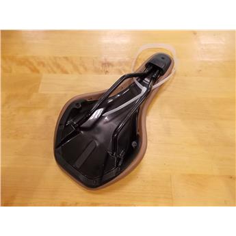 SIODŁO SYNCROS BELCARRA REGULAR 2.5 BROWN 2023-134298