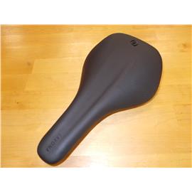 SIODŁO SYNCROS SAVONA 2.0 WMS REGULAR BLACK CR-MO-118517