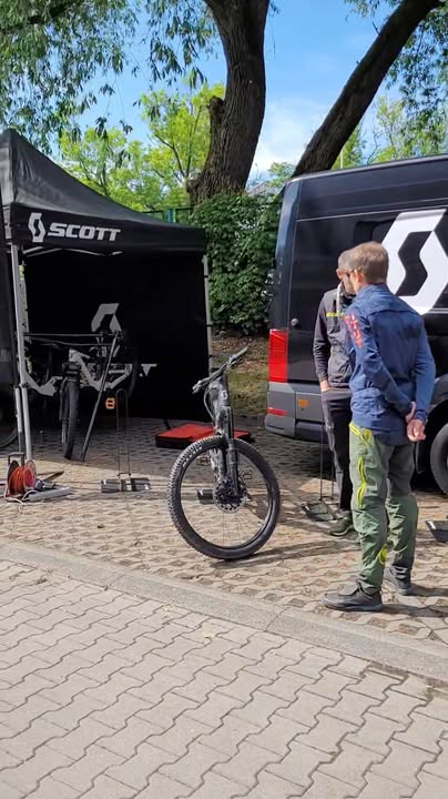 Kliknij, aby przejść do posta na Facebooku.